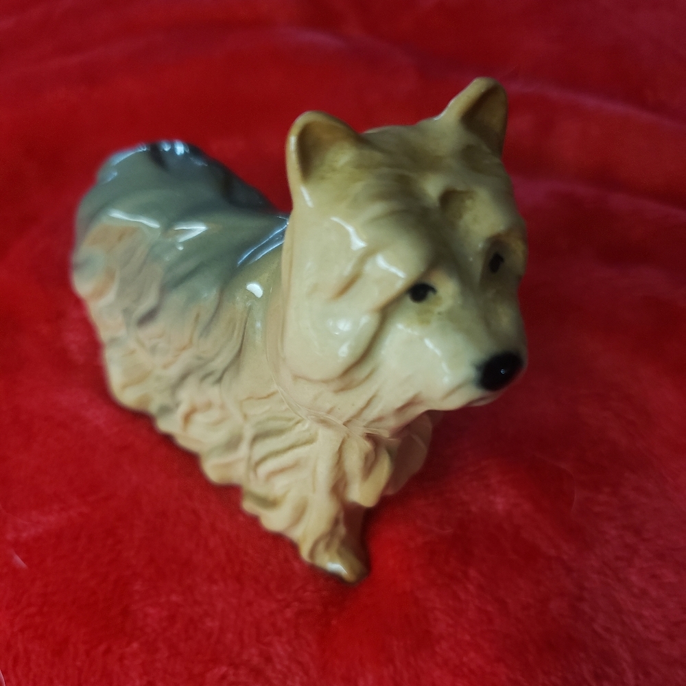 BESWICK standing terrier